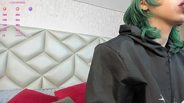 Snapshot of Im_gaia chatting on November 12, 12:09 pm Im gaia online show from November 12, 12:09 pm