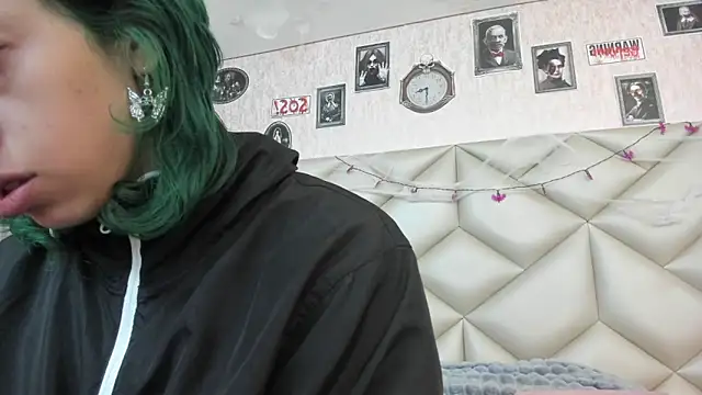 Snapshot of Im_gaia chatting on October 24, 12:59 pm Im gaia online show from October 24, 12:59 pm