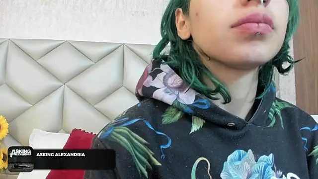 Snapshot of Im_gaia chatting on November 17, 12:09 pm Im gaia online show from November 17, 12:09 pm