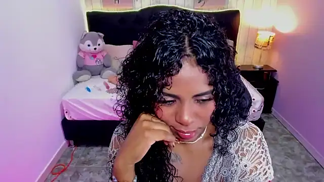 Snapshot of Edelaine_rogers chatting on September 24, 5:14 am Edelaine rogers online show from September 24, 5:14 am