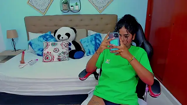 Edelaine rogers online show from March 5, 5:37 am