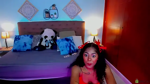 Snapshot of Edelaine_rogers chatting on October 10, 12:00 am Edelaine rogers online show from October 10, 12:00 am