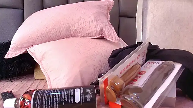 Amy wats0n online show from March 18, 7:15 pm