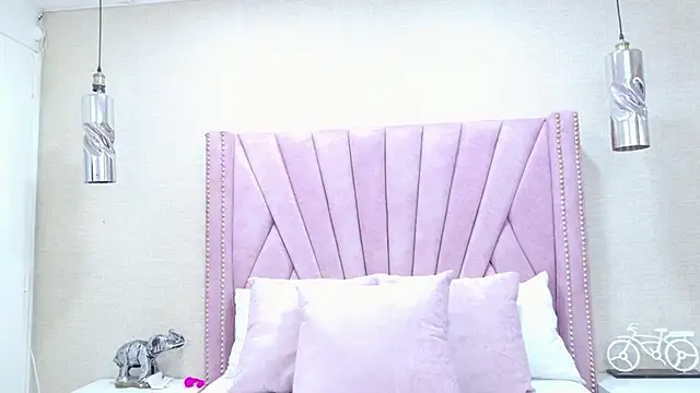 HazelMoret online show from September 25, 11:38 am