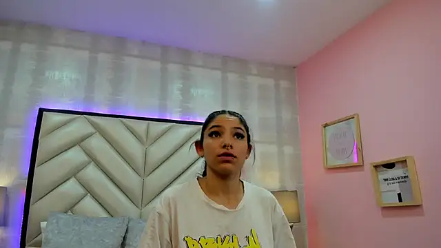 HazelMoret online show from September 16, 11:33 am