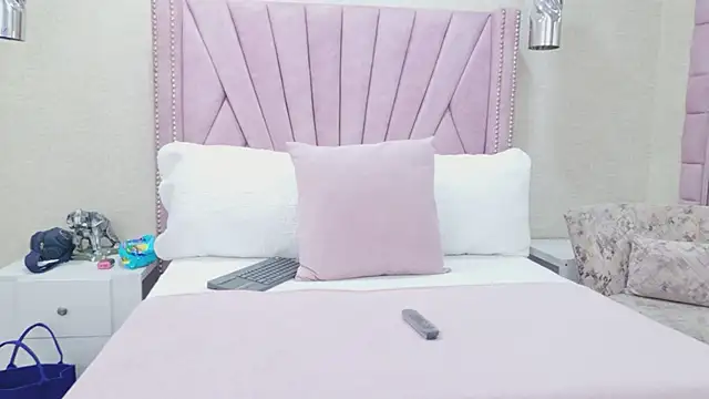 HazelMoret online show from February 12, 3:28 am