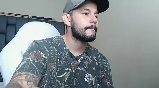 Snapshot of adel_hard_ chatting on December 3, 7:17 pm adel hard online show from December 3, 7:17 pm