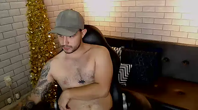 Snapshot of adel_hard_ chatting on December 9, 7:07 pm adel hard online show from December 9, 7:07 pm