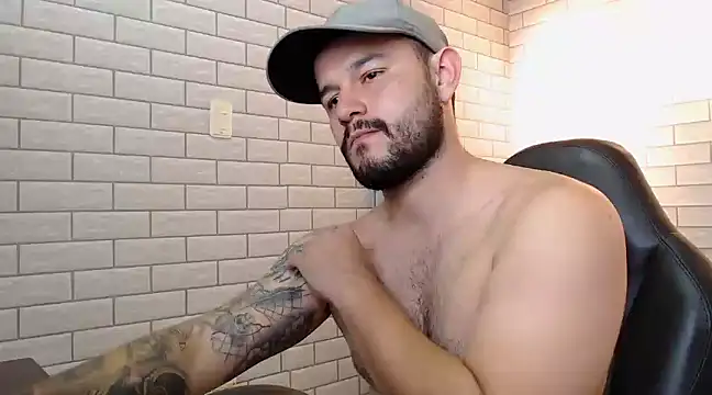 Snapshot of adel_hard_ chatting on December 2, 9:45 pm adel hard online show from December 2, 9:45 pm