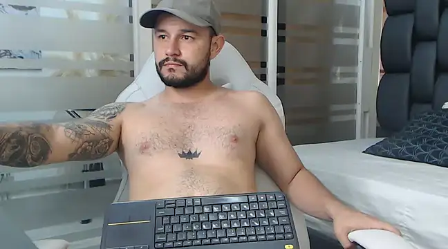 Snapshot of adel_hard_ chatting on December 3, 10:23 pm adel hard online show from December 3, 10:23 pm