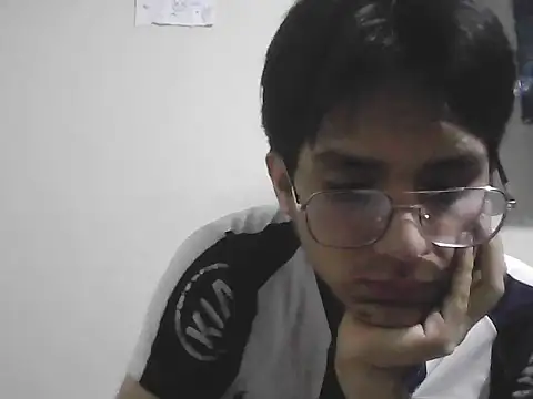 Snapshot of HardDick2 chatting on June 11, 7:27 am HardDick2 online show from June 11, 7:27 am