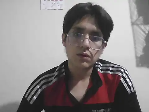 Snapshot of HardDick2 chatting on July 1, 5:19 am HardDick2 online show from July 1, 5:19 am