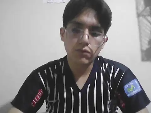 Snapshot of HardDick2 chatting on July 18, 5:38 am HardDick2 online show from July 18, 5:38 am