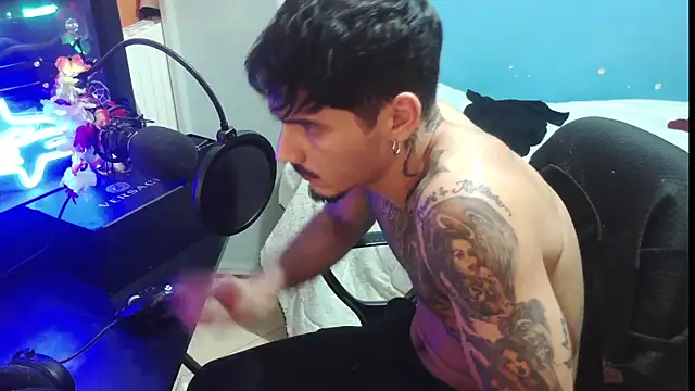 Badboyi1997 online show from October 15, 12:09 am