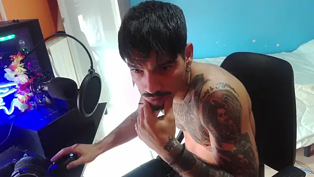 Badboyi1997 online show from October 13, 11:56 am