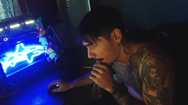 Badboyi1997 online show from October 8, 6:15 am