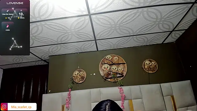 Mia scarlet69 online show from April 8, 12:28 pm