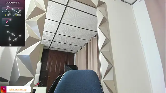 Mia scarlet69 online show from February 24, 12:17 pm