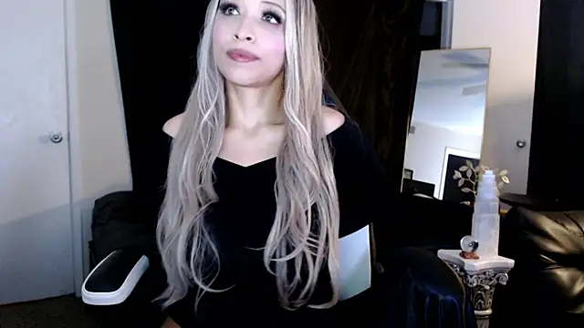 liadivina online show from March 14, 6:32 am