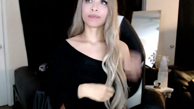 liadivina online show from March 17, 12:57 pm