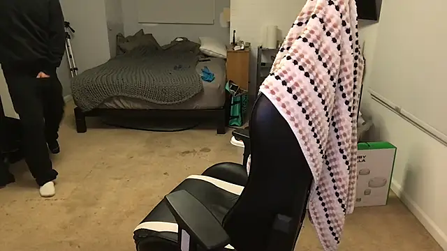 Snapshot of Dylansd chatting on January 26, 7:21 am Dylansd online show from January 26, 7:21 am