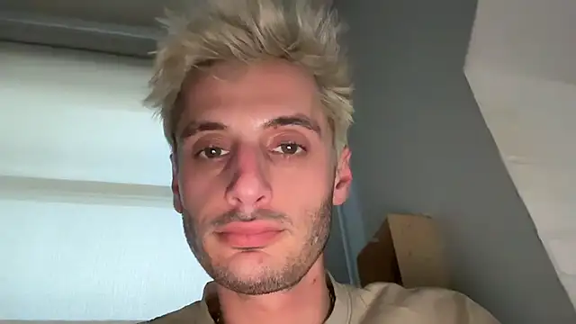 Snapshot of Dylansd chatting on January 14, 12:45 pm Dylansd online show from January 14, 12:45 pm