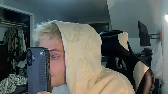 Snapshot of Dylansd chatting on December 31, 7:53 am Dylansd online show from December 31, 7:53 am