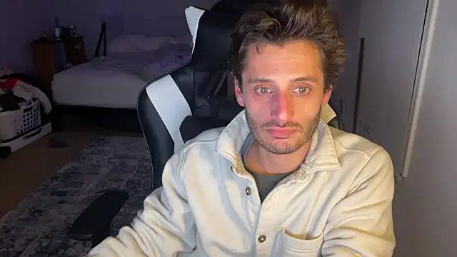 Snapshot of Dylansd chatting on December 27, 8:24 am Dylansd online show from December 27, 8:24 am