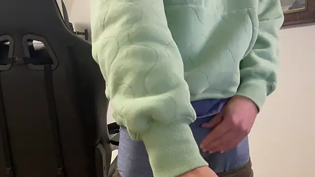 Snapshot of Dylansd chatting on January 8, 4:55 am Dylansd online show from January 8, 4:55 am