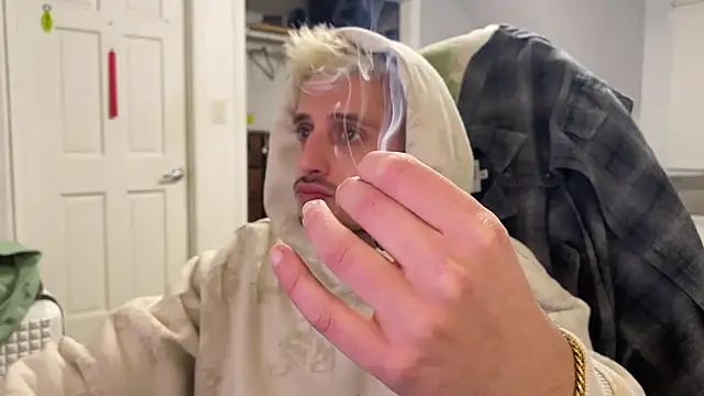 Snapshot of Dylansd chatting on January 7, 5:54 am Dylansd online show from January 7, 5:54 am