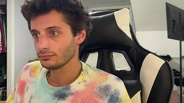 Snapshot of Dylansd chatting on December 21, 1:36 am Dylansd online show from December 21, 1:36 am