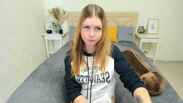 BettyBloom69 online show from September 10, 4:44 am