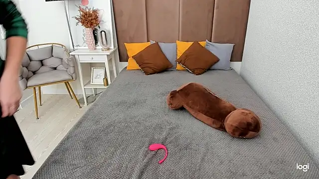 BettyBloom69 online show from October 22, 5:18 am