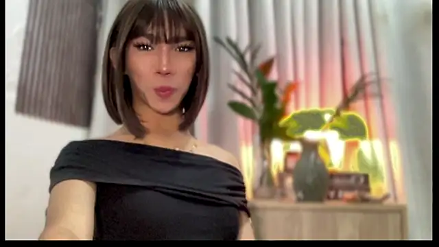 LexieTrixie online show from March 14, 5:19 pm