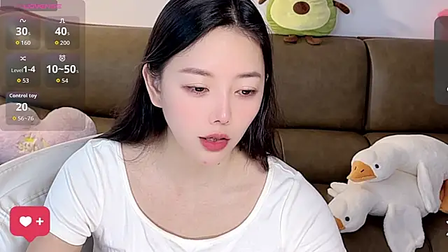 Snapshot of Yilin1999 chatting on October 23, 6:56 am Yilin1999 online show from October 23, 6:56 am
