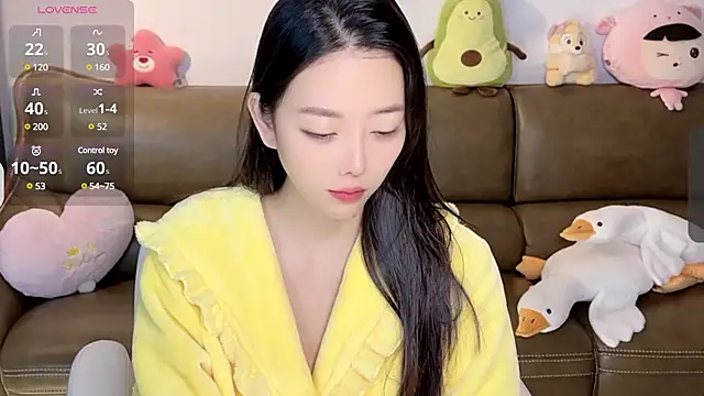Snapshot of Yilin1999 chatting on February 7, 11:55 pm Yilin1999 online show from February 7, 11:55 pm