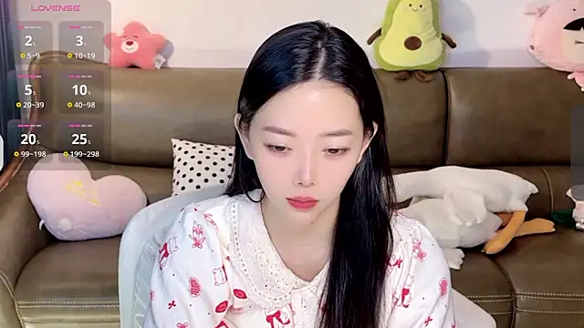 Snapshot of Yilin1999 chatting on January 26, 10:57 pm Yilin1999 online show from January 26, 10:57 pm