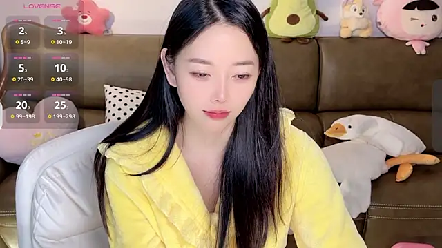 Snapshot of Yilin1999 chatting on February 5, 12:06 pm Yilin1999 online show from February 5, 12:06 pm