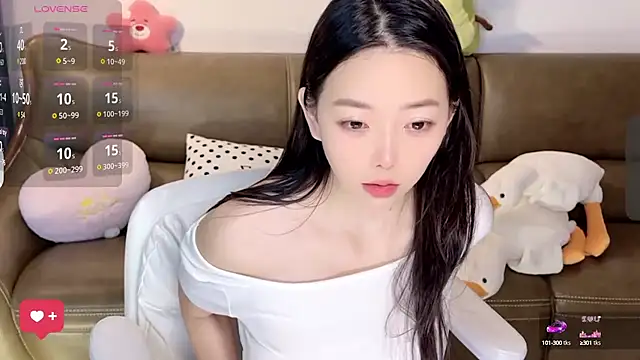 Snapshot of Yilin1999 chatting on March 12, 12:31 am Yilin1999 online show from March 12, 12:31 am