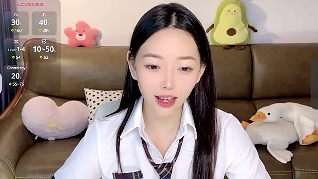 Snapshot of Yilin1999 chatting on February 21, 1:11 am Yilin1999 online show from February 21, 1:11 am