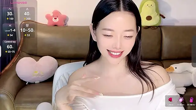 Snapshot of Yilin1999 chatting on February 16, 3:38 pm Yilin1999 online show from February 16, 3:38 pm