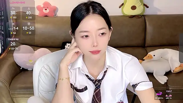 Snapshot of Yilin1999 chatting on February 21, 4:29 am Yilin1999 online show from February 21, 4:29 am