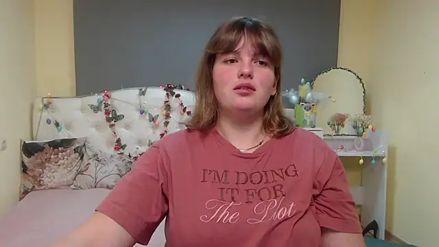 StaceyLex online show from April 12, 5:11 am