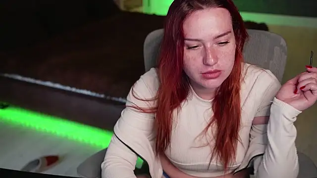 LisaElfy online show from April 28, 1:48 pm