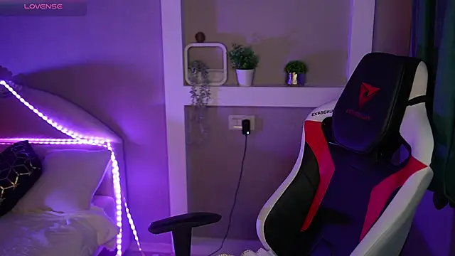 LisaElfy online show from February 13, 2:39 pm