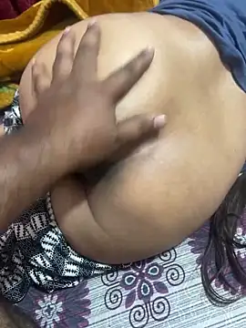 mickey love online show from March 29, 8:10 pm