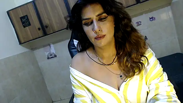 pareeti online show from March 8, 2:26 am