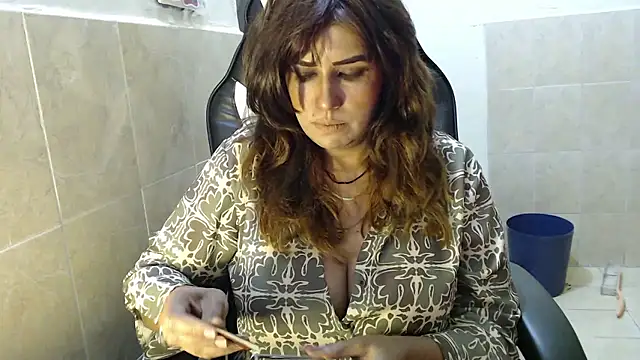 Snapshot of pareeti chatting on January 7, 5:40 pm pareeti online show from January 7, 5:40 pm