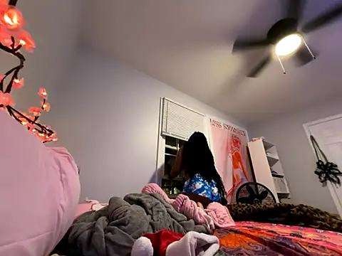 strip4faith online show from December 17, 5:45 am