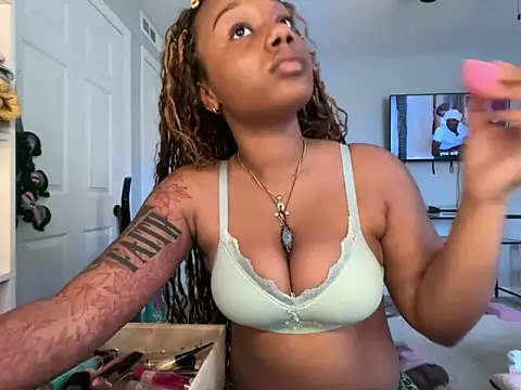 Snapshot of strip4faith chatting on February 26, 8:42 pm strip4faith online show from February 26, 8:42 pm